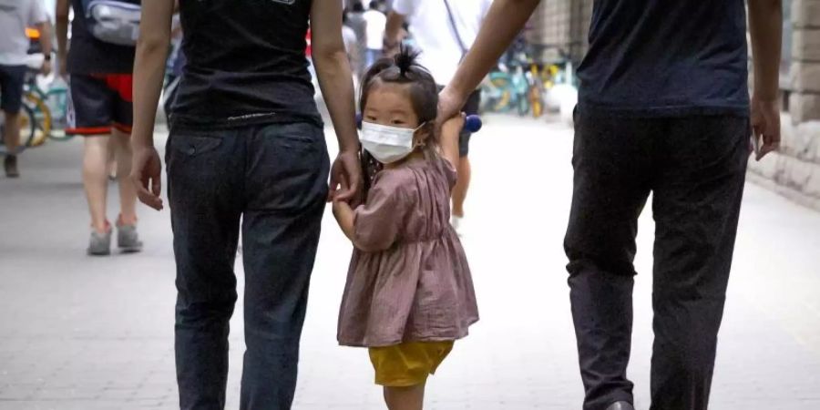 Die Geburtenrate in China ist auf den niedrigsten Stand seit mehr als vier Jahrzehnten gefallen. Foto: Mark Schiefelbein/AP/dpa