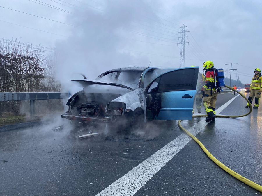 Am Fahrzeug entstand ein Totalschaden.