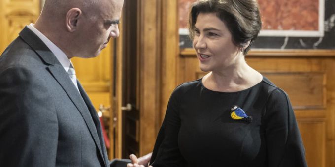 Die direkte Demokratie der Schweiz diente der ukrainischen Botschafterin Iryna Wenediktowa als Vorbild. Im Bild ist sie im Gespräch mit Bundespräsident Alain Berset. (Archivbild) Die direkte Demokratie der Schweiz diente der ukrainischen Botschafterin Iryna Wenediktowa als Vorbild. Im Bild ist sie im Gespräch mit Bundespräsident Alain Berset. (Archivbild)