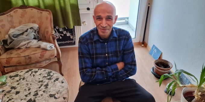 Seit 20 Jahren steht Fares Bouhaouche auf eigenen Füssen. Sozialhilfe Algerier Fares Bouhaouche
