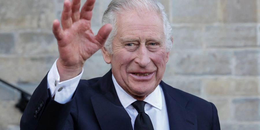 Fans der königlichen Familie in Grossbritannien können die Krönung von König Charles III. landesweit auf Dutzenden Leinwänden verfolgen.