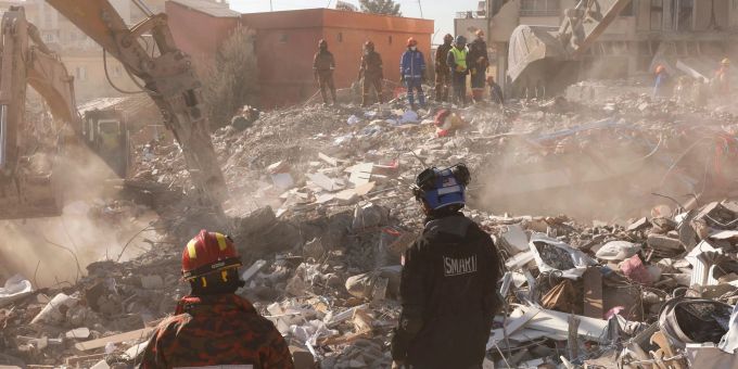 Eine Woche nach der Erdbebenkatastrophe in der Türkei und Syrien rechnen die Retter nun kaum noch mit Überlebenden. Schwindende Hoffnung