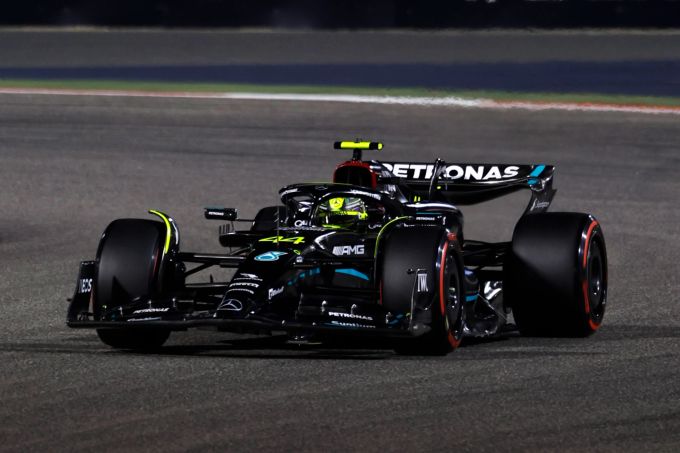 Lewis Hamilton (Mercedes) beim Bahrain-GP der Formel 1. Mercedes Formel 1 Hamilton