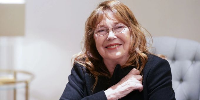 Die englisch-französische Schauspielerin und Sängerin Jane Birkin während eines Fototermins im Hotel Vier Jahreszeiten. Die englisch-französische Schauspielerin und Sängerin Jane Birkin während eines Fototermins im Hotel Vier Jahreszeiten.