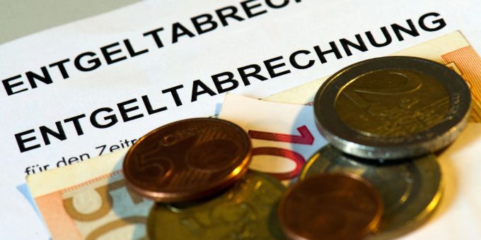 Im vergangenen Jahr sind die Reallöhne in Deutschland so stark gesunken wie noch nie seit Beginn der statistischen Zeitreihe im Jahr 2008. deutschland reallöhne