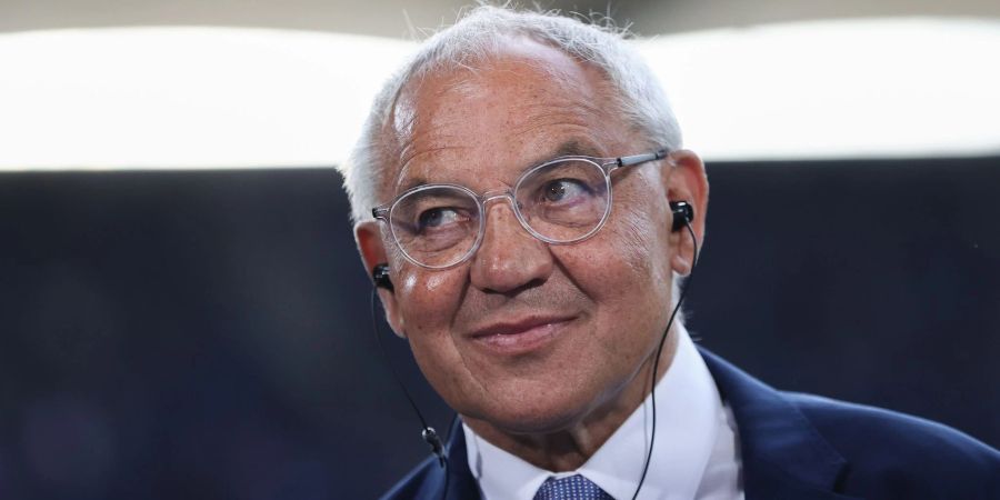 Felix Magath ist der Meinung, dass der Fussball in der Bundesliga von den Schiedsrichtern verpfiffen wird.