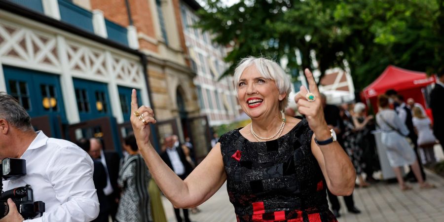 Kulturstaatsministerin Claudia Roth (Grüne) bei der Eröffnung der Bayreuther Richard-Wagner-Festspiele auf dem Grünen Hügel.