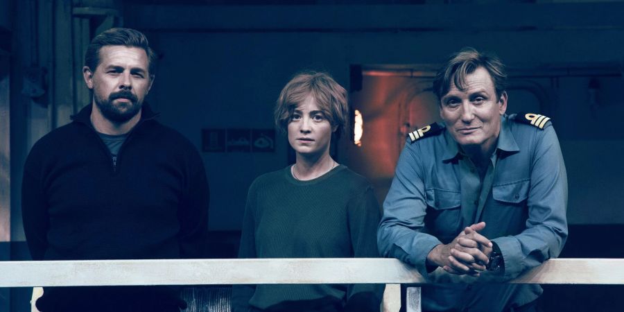 Roscovitz (Klaas Heufer-Umlauf, l-r), Charlie Wagner (Leonie Benesch) und Alban (Oliver Masucci) in einer Szene des Ökothrillers «Der Schwarm».