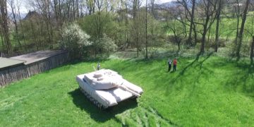 Aufblasbare Panzer Ukraine-Krieg