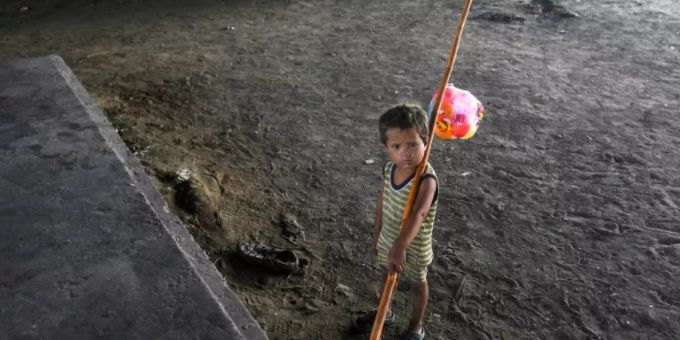 Ein Teil des Geldes soll in humanitäre Hilfe fliessen. (Symbolbild) Kind Pakistan