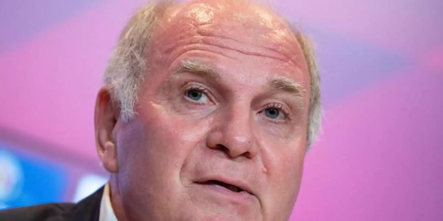 «Der Fussball gehört allen», sagt Uli Hoeness, Bayern Münchens Ehrenpräsident. Foto: Sven Hoppe/dpa