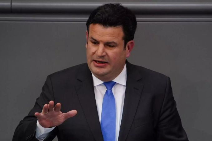 Bundesarbeitsminister Hubertus Heil sieht Handlungsbedarf in Sachen Arbeitsbedingungen bei deutschen Schlachtbetrieben. hubertus heil