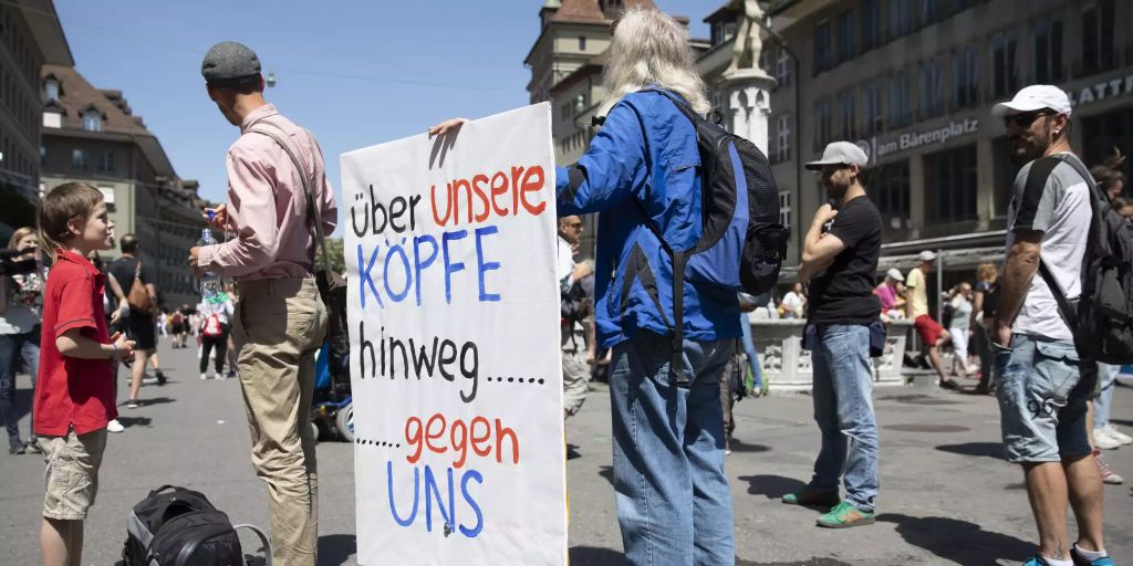 Coronavirus Live Dutzende Anzeigen Nach Corona Demos