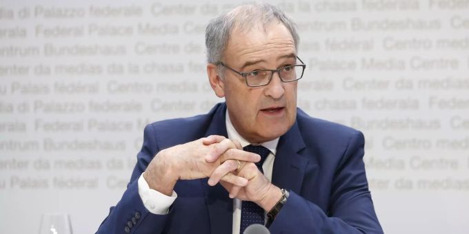 Bundesrat Guy Parmelin spricht während einer Medienkonferenz des Bundesrates über die Situation des Coronavirus. guy parmelin