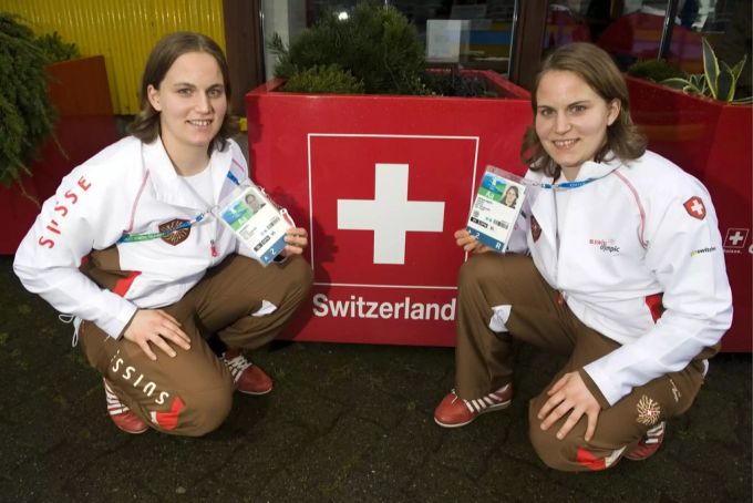 Olympia Vancouver 2010: Julia Marty (links) und ihre Zwillingsschwester Stefanie Marty. Julia Marty & Stefanie Marty
