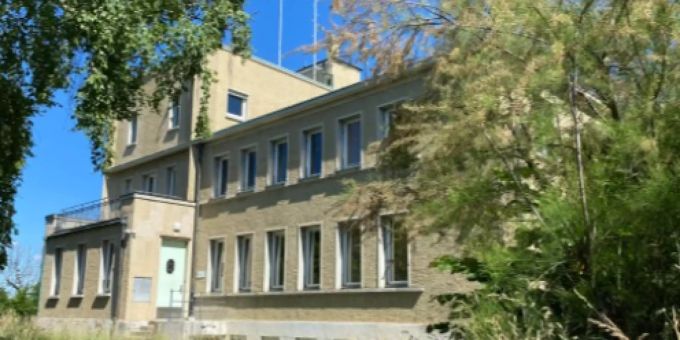 KOSMOS Basel errichtet bei der Sternwarte auf dem Basler Margarethenhügel Schaffens- und Erlebnisräume für Seniorinnen und Senioren. KOSMOS Basel