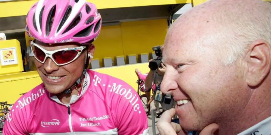 Jan Ullrich (l) war früher der Schützling von Rudy Pevenage. Foto: Gero Breloer/dpa/Archiv