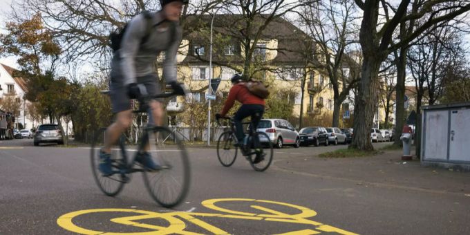Kampagne - BFU will für «doppelten Blick» auf Velofahrende sensibilisieren