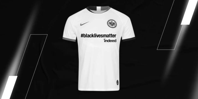 Die Eintracht Frankfurt läuft im Pokal-Halbfinal gegen Bayern München mit einem #blacklivesmatter-Trikot auf. Eintracht Frankfurt Bayern München