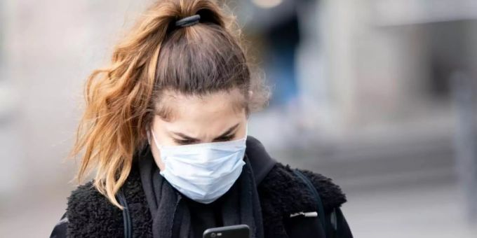 Die Bundesregierung setzt grosse Hoffnungen in eine App zur Nachverfolgung von Corona-Infektionsketten, die aktuell in Berlin getestet wird. Foto: Kay Nietfeld/dpa Die Bundesregierung setzt grosse Hoffnungen in eine App zur Nachverfolgung von Corona-Infektionsketten, die aktuell in Berlin getestet wird. Foto: Kay Nietfeld/dpa
