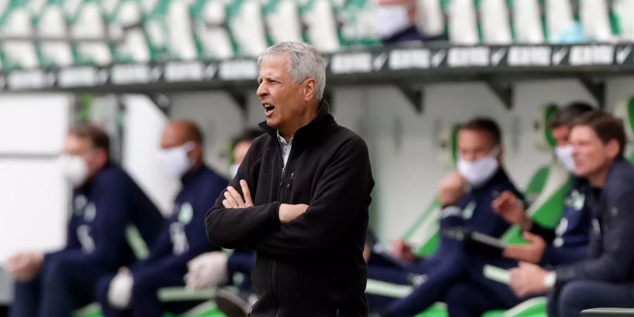 Lucien Favre im Spiel seines BVB gegen Wolfsburg.