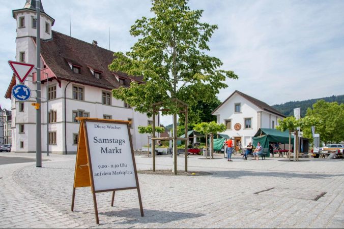 Samstagsmarkt auf dem Marktplatz