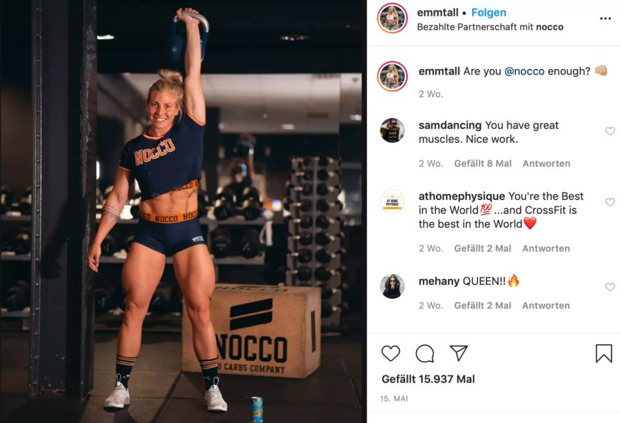 Emma Tall zeigt ihre Muskeln auf Instagram.