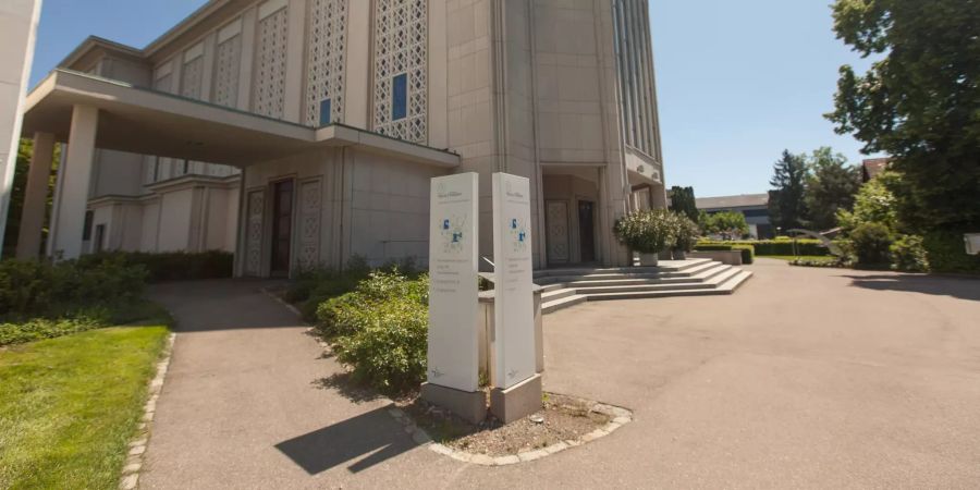 Die katholische Kirche Maria Frieden in Dübendorf.