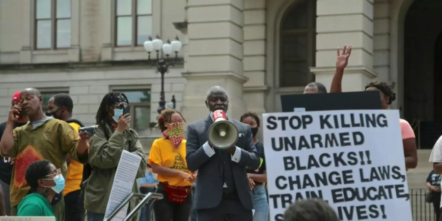 Protest gegen exzessive Polizeigewalt in Atlanta