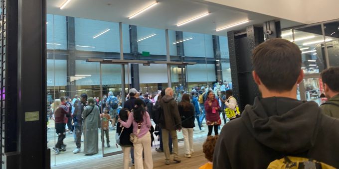 Eine Nau-Leserin war gerade im Tate Modern in London, als der Feueralarm plötzlich losging. Tate Modern London