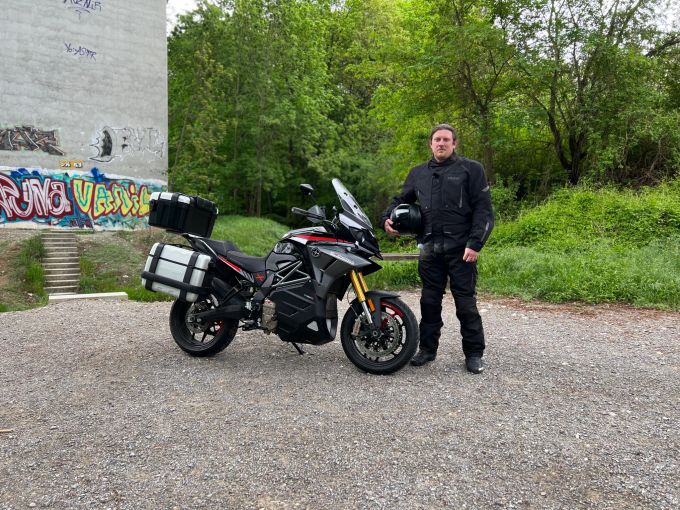 Joel Wooden vom TCS hat die Energica Experia für GO! getestet. Energica Experia