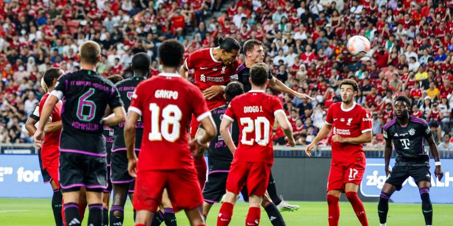 Die Bayern setzten sich gegen Liverpool nach einem 0:2-Rückstand noch mit 4:3 durch.