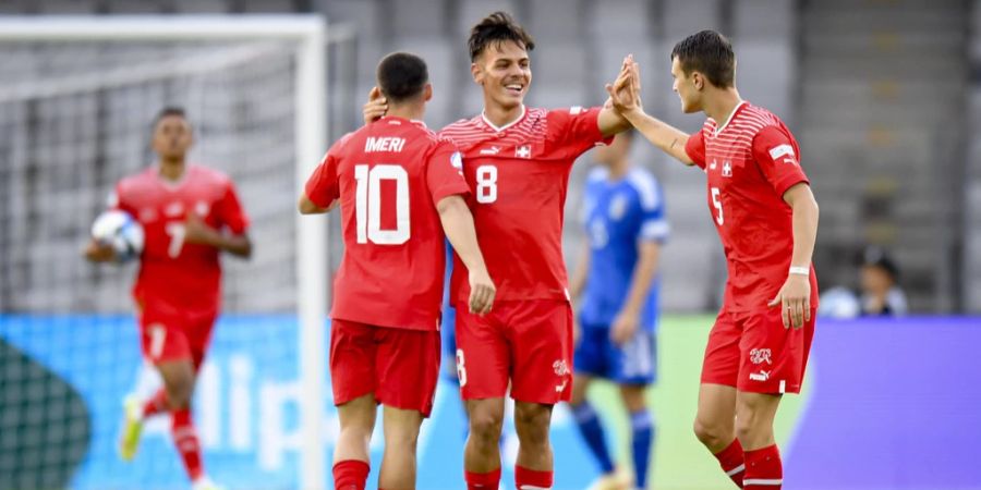 In der zweiten Halbzeit setzt die U21-Nati gegen Italien zur Aufholjagd an.