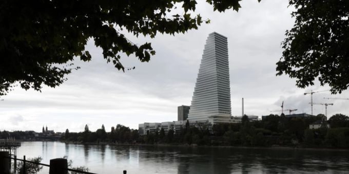 Der Roche-Turm in Basel. roche