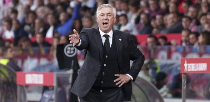 Carlo Ancelotti steht aktuell noch bei Real Madrid an der Seitenlinie. Carlo Ancelotti
