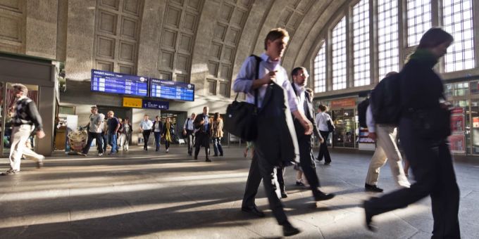 Täglich überqueren 380'000 Menschen die Grenze zur Schweiz, um hierzulande zu arbeiten. (Symbolbild) Grenzgänger
