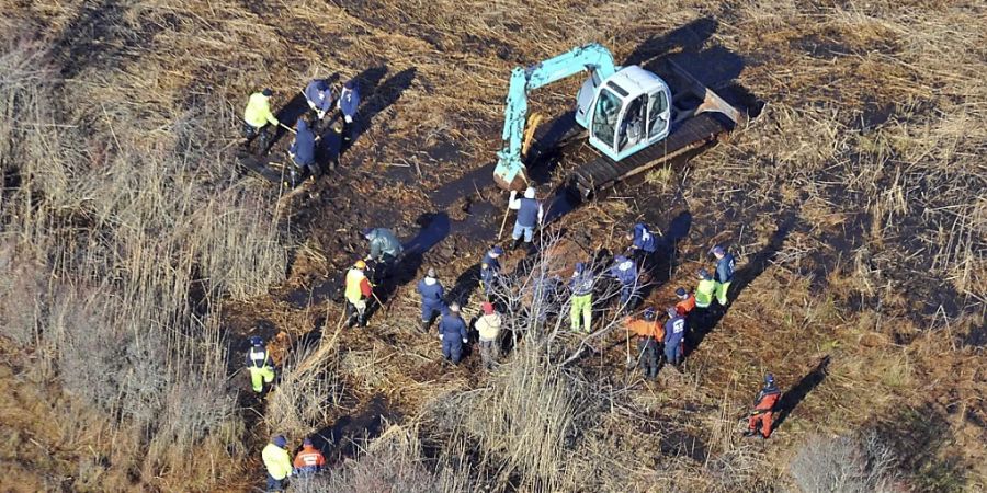 Mehr als zehn Jahre nach dem grausigen Fund von insgesamt elf Leichen auf der New Yorker Insel Long Island ist ein Verdächtiger festgenommen und angeklagt worden. Im Bild eine Suchaktion im Jahr 2011. (Archivbild)