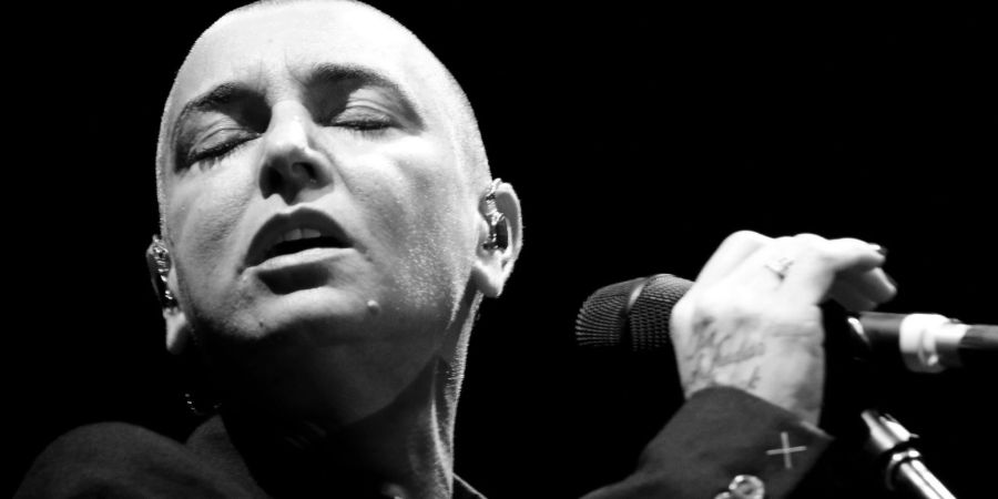 Popsängerin Sinead O'Connor wurde nur 56 Jahre alt. Hier bei einem Konzert in Santiago De Chile.