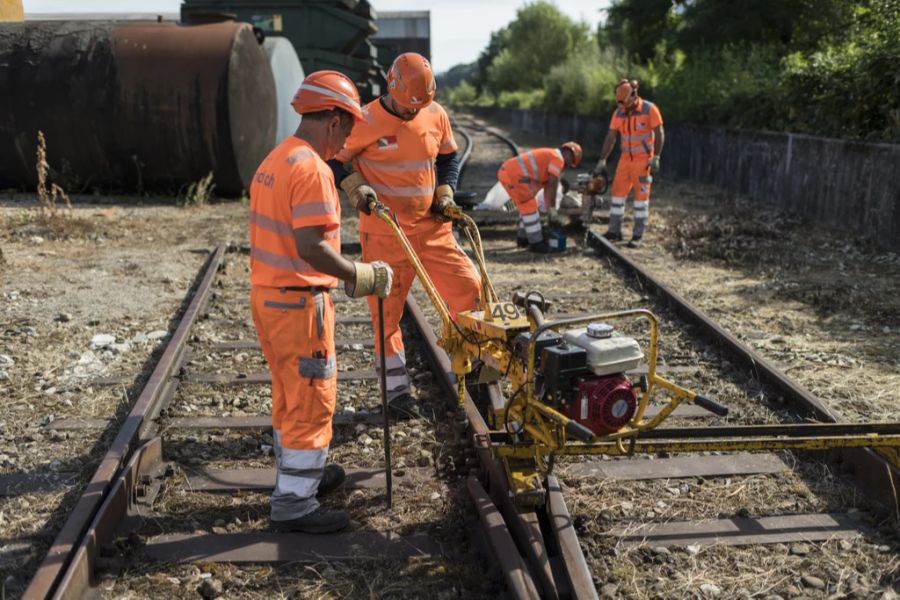 Stand jetzt stellt der Bund für 2025 bis 2018 rund 15 Milliarden Franken für die Eisenbahninfrastruktur zur Verfügung.