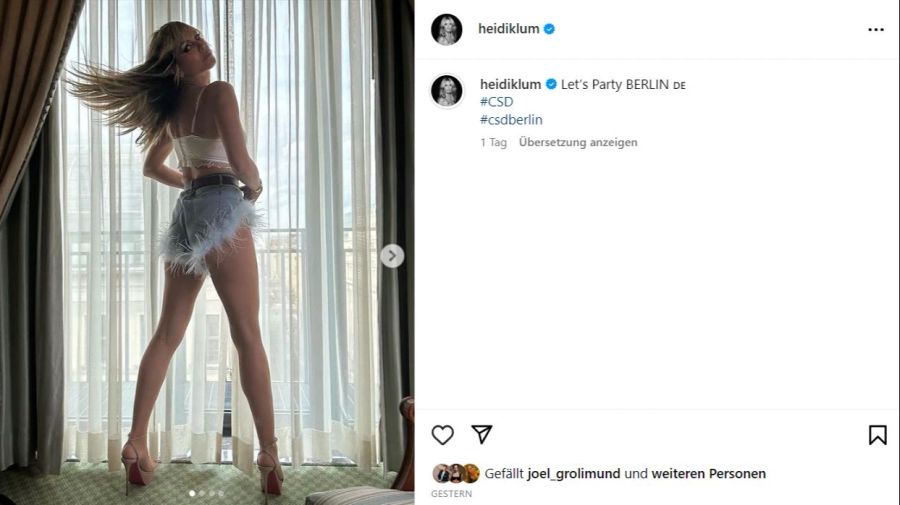 Heidi Klum zeigt sich im sexy Outfit.