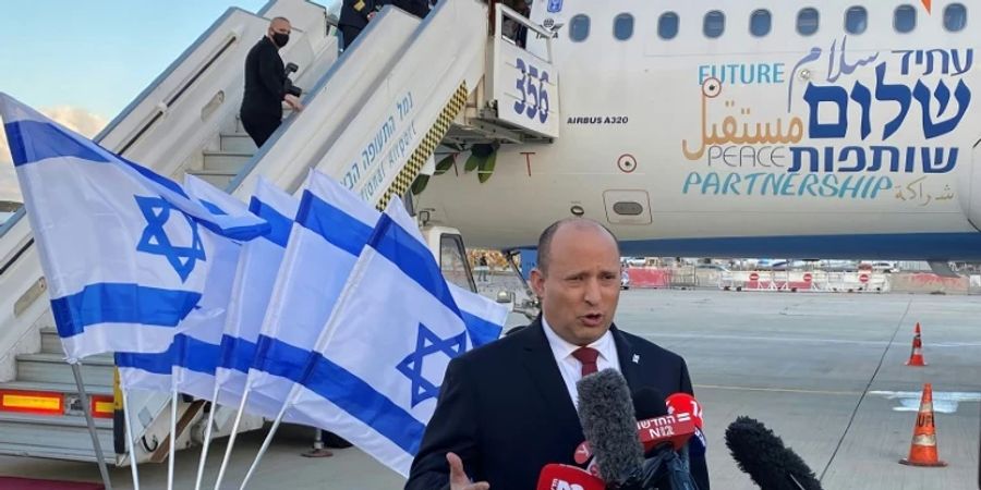 Bennett beim Abflug in Tel Aviv