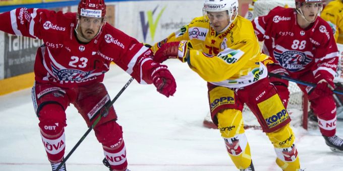 Nico Duenner von den Lakers im Laufduell gegen Biels Verteidiger Alexander Yakovenko.