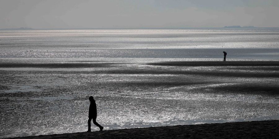 Zu Ostern wird es voller werden: Wattspziergang vor dem Südstrand bei Wyk auf Föhr.