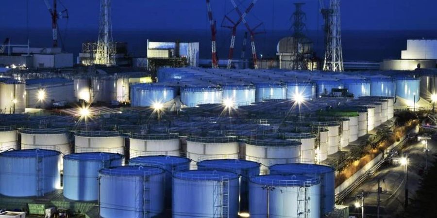 Tanks mit kontaminiertem Wasser, die im Kernkraftwerk Fukushima Dai-ichi behandelt wurden (Archivfoto 25. Januar 2019). Foto: Uncredited/Kyodo News via AP/dpa