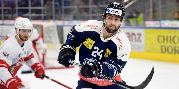 Cory Conacher erlitt einen Kieferbruch. Cory Conacher