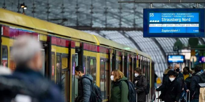 Frankfurt/Main - Umfrage: Mehrheit würde häufiger ÖPNV nutzen