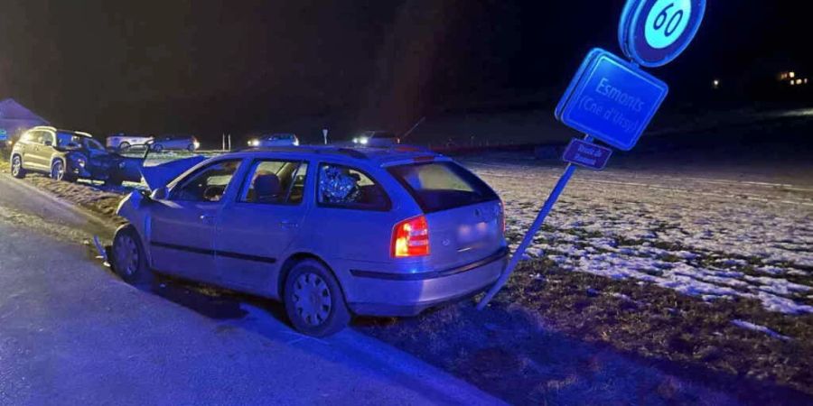 In Esmonts FR ist es am Freitagabend zu einer Frontalkollision gekommen, bei der vier Personen verletzt wurden.