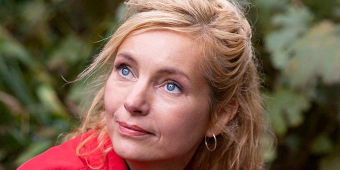 Nadja Uhl spielt in «ZERV - Zeit der Abrechnung» die Kriminalkommissarin Karo Schubert. Nadja Uhl spielt in «ZERV - Zeit der Abrechnung» die Kriminalkommissarin Karo Schubert.