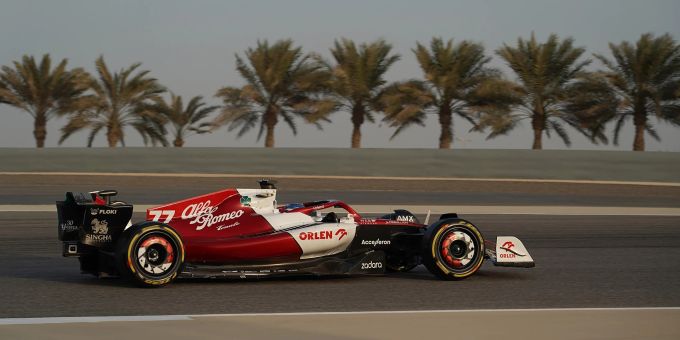 Valtteri Bottas (Alfa-Sauber) bei den Testfahrten der Formel 1 in Bahrain. Formel 1 Alfa-Sauber Bahrain