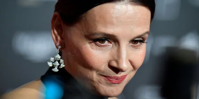 Hamburg - Schauspielerin Juliette Binoche verzichtet privat auf Flugreisen